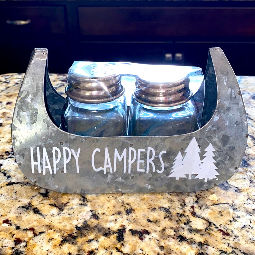 Camper salt & pepper shaker